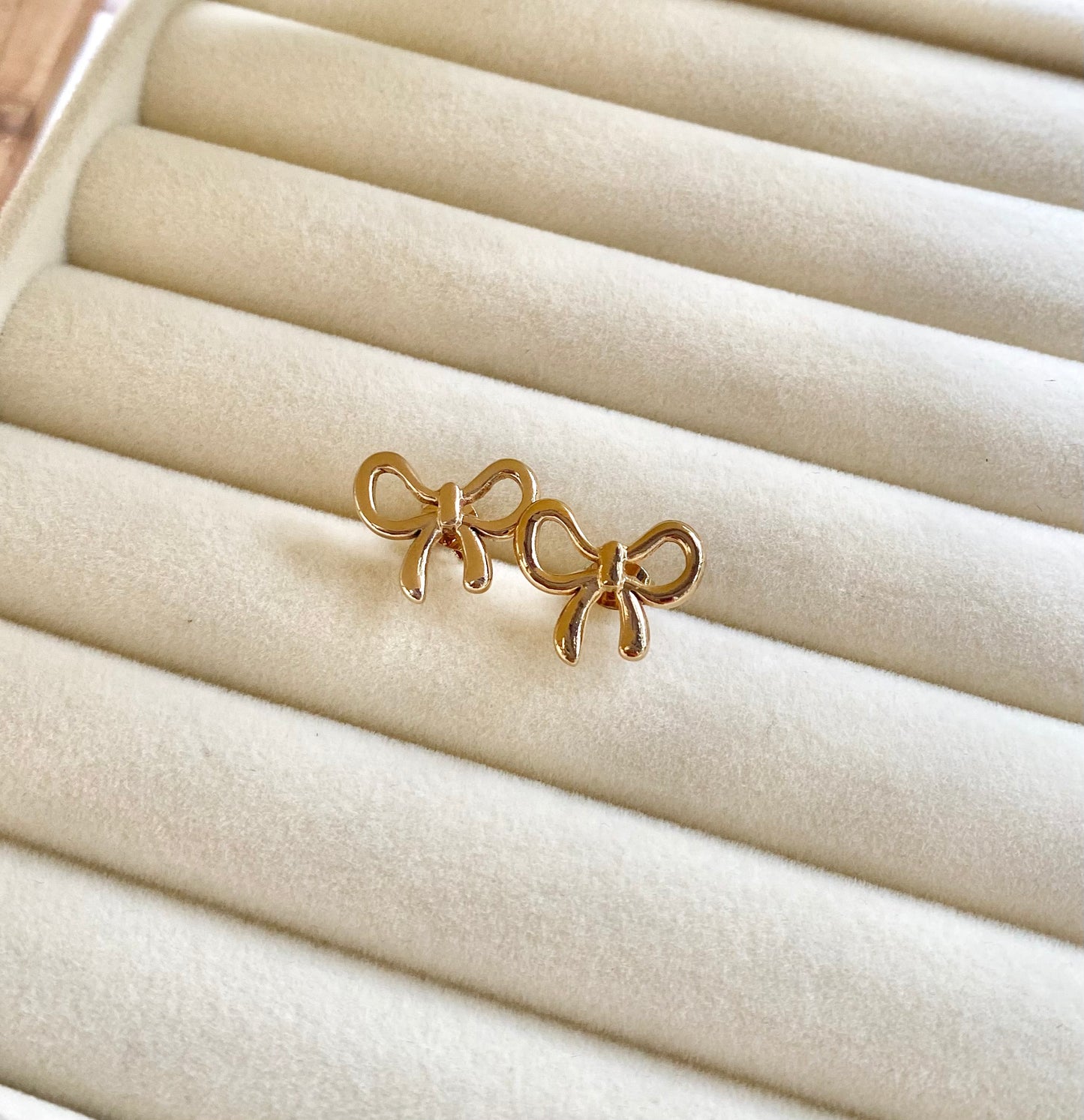 Bow Mini Earings