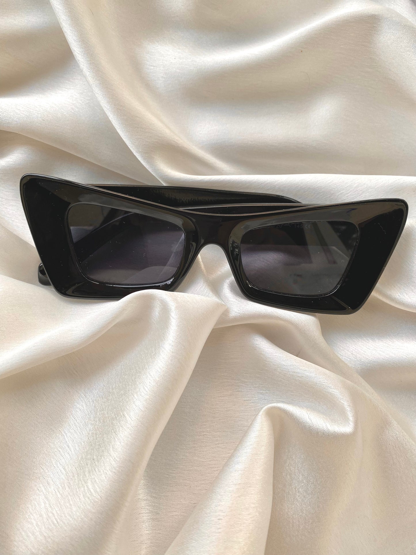 Black Cat Eyes Sunglass