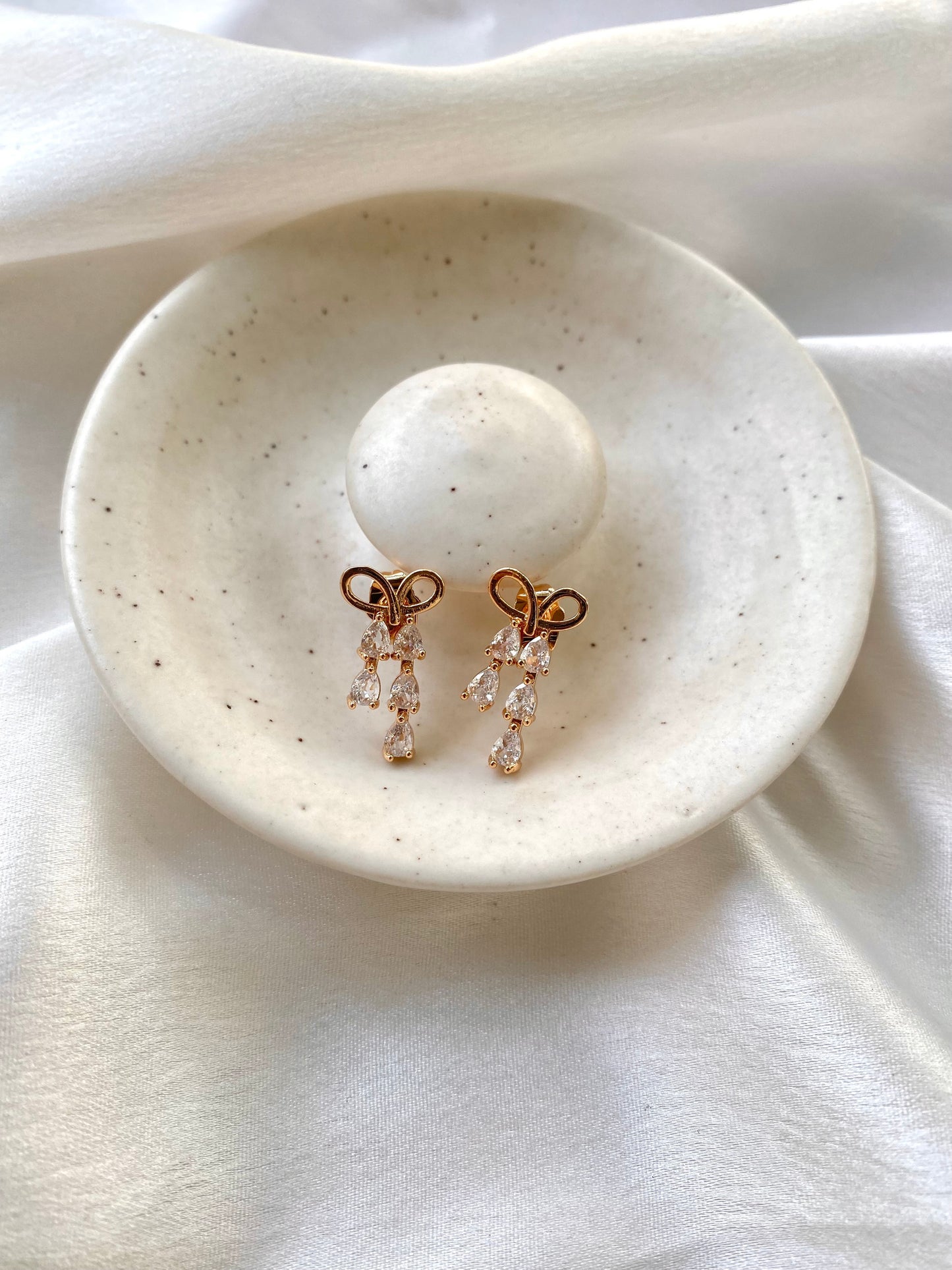 Dazzle Bow Earings